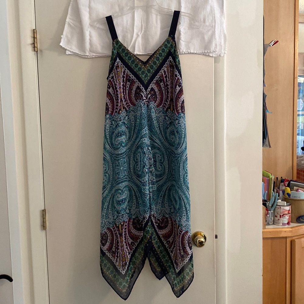 AB studio dress. Size large. Handkerchief hem.